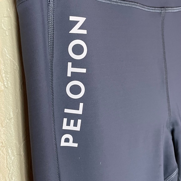 Peloton Grey Move Mission Leggings with Pockets Size Large - Picture 5 of 8